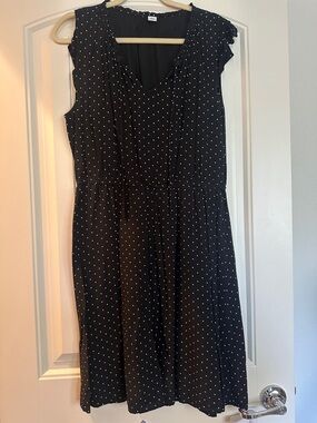 Old navy Black Polka Dot Cap Sleeve size large